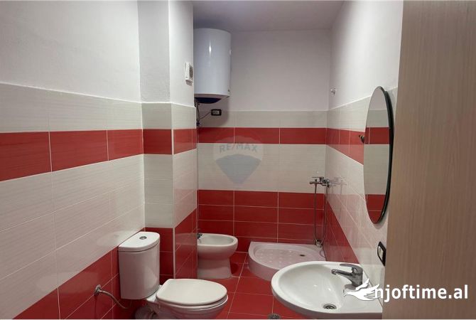 Shtepi me qera Apartament ne Tirane, 2+1, Mobilimi E mobiluar, Pagesa 500  Euro.