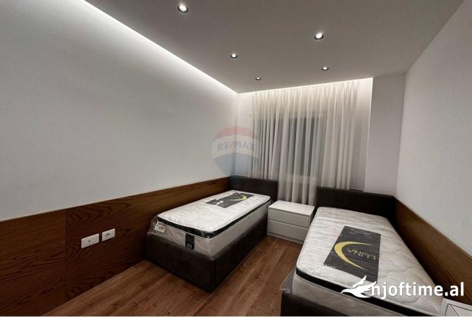 Shtepi me qera Apartament ne Tirane, 2+1, Mobilimi E mobiluar, Pagesa 1,300  Euro.