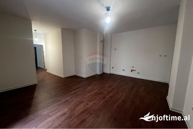 Shtepi ne shitje 1+1 ne Tirane - 140,000 Euro