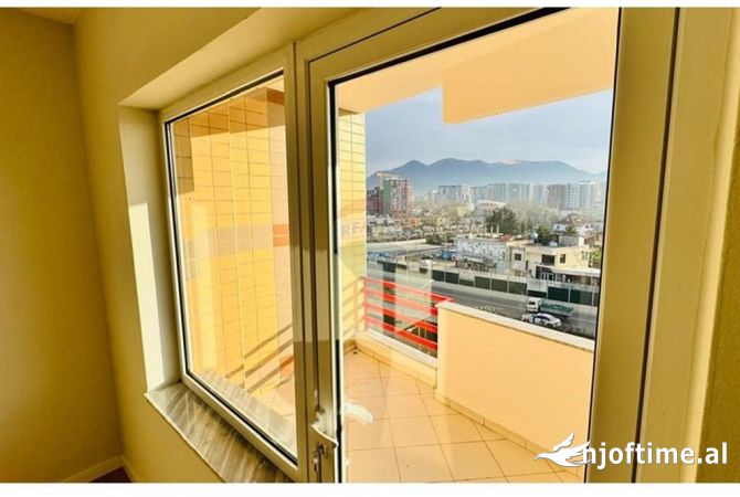 Shtepi ne shitje Apartament ne Tirane, 2+1, Mobilimi Bosh, pa mobiluar, Pagesa 149,000  Euro.