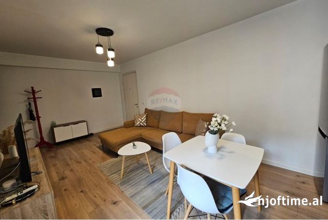 Shtepi me qera Apartament ne Tirane, 1+1, Mobilimi E mobiluar, Pagesa 700  Euro.