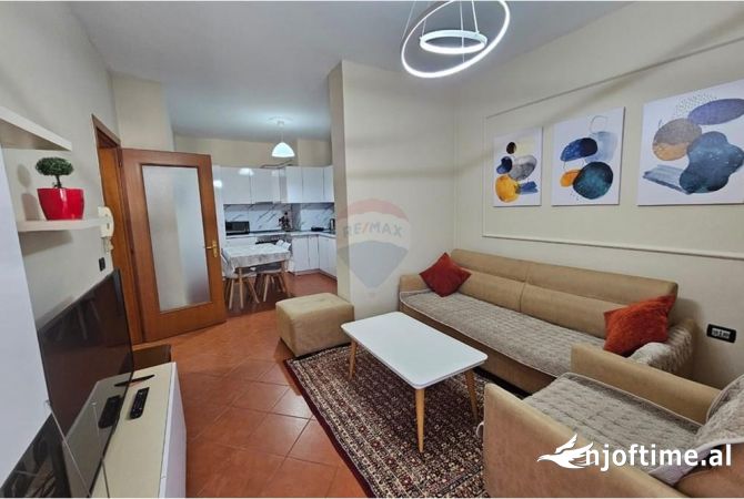 Shtepi me qera 2+1 ne Tirane - 750 Euro