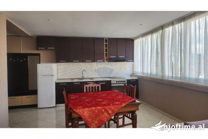 Shtepi ne shitje Apartament ne Tirane, 2+1, Mobilimi E mobiluar, Pagesa 207,000  Euro.