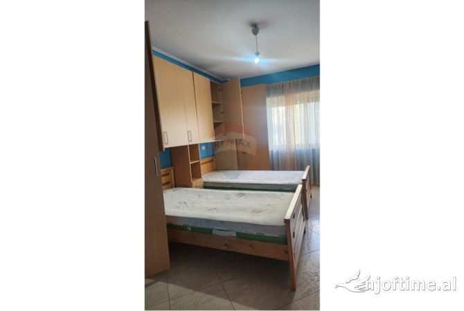 Shtepi ne shitje Apartament ne Tirane, 2+1, Mobilimi E mobiluar, Pagesa 207,000  Euro.