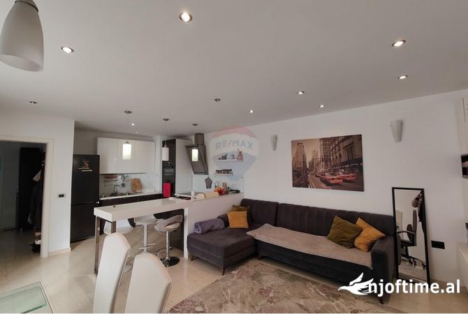 Shtepi me qera 2+1 ne Tirane - 800 Euro