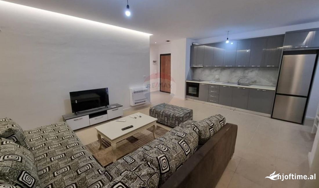 Shtepi me qera Apartament ne Tirane, 2+1, Mobilimi E mobiluar, Pagesa 550  Euro.