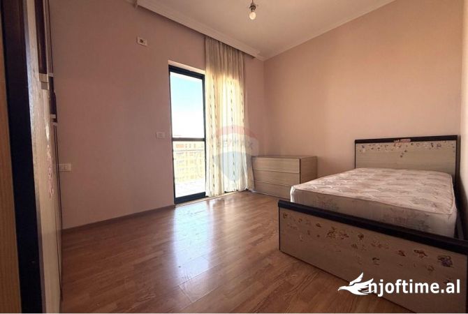 Shtepi ne shitje Apartament ne Tirane, 2+1, Mobilimi E mobiluar, Pagesa 350,000  Euro.