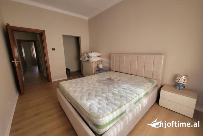 Shtepi me qera 1+1 ne Tirane - 700 Euro