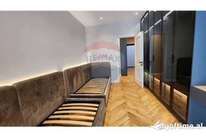 Shtepi me qera 3+1 ne Tirane - 2,500 Euro