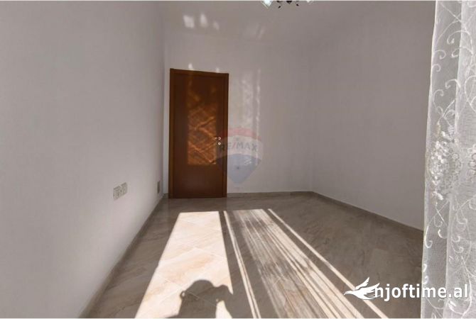 Shtepi ne shitje 1+1 ne Tirane - 78,000 Euro