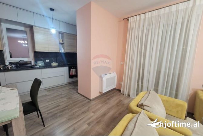 Shtepi me qera Apartament ne Tirane, 2+1, Mobilimi E mobiluar, Pagesa 700  Euro.