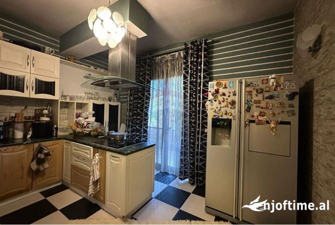 Shtepi ne shitje 3+1 ne Tirane - 350,000 Euro