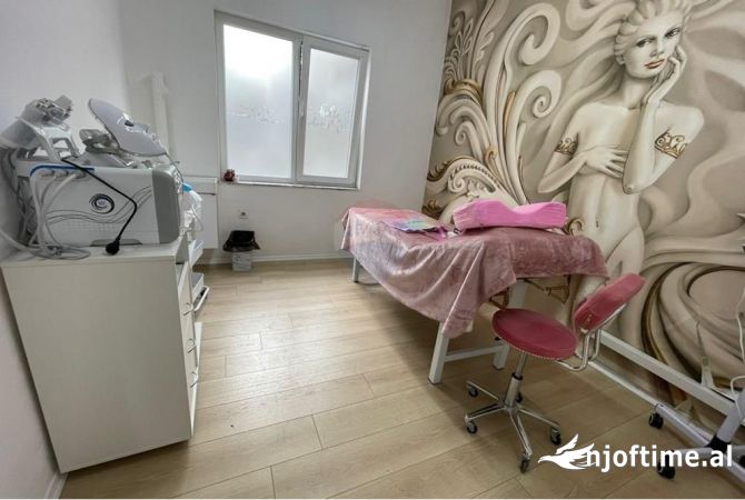 Ambient biznesi me qera 3+1 ne Tirane - 350 Euro