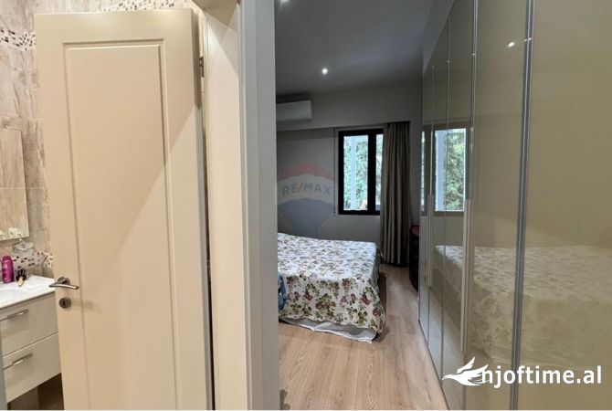 Shtepi ne shitje Apartament ne Tirane, 2+1, Mobilimi E mobiluar, Pagesa 285,000  Euro.