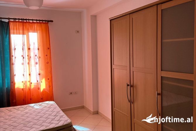 Shtepi me qera 1+1 ne Tirane - 37,000 Leke