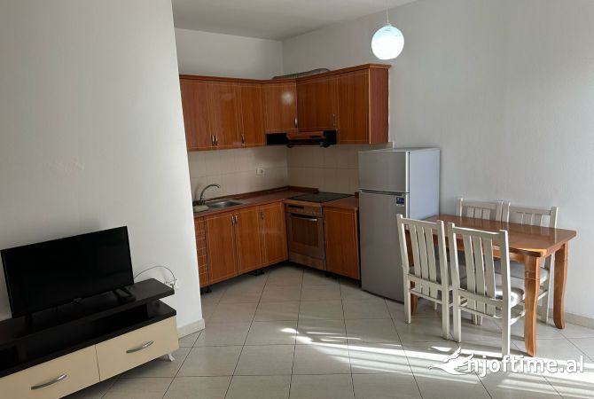 Shtepi me qera 1+1 ne Tirane - 37,000 Leke