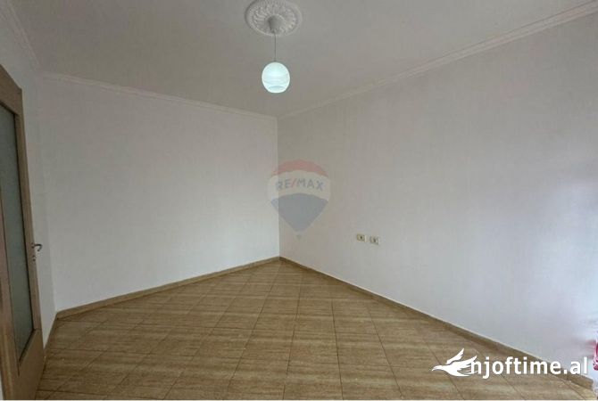 Shtepi ne shitje 1+1 ne Tirane - 93,000 Euro