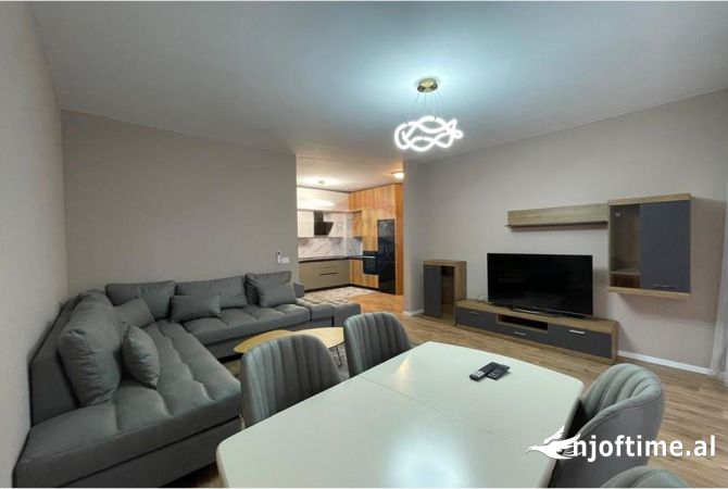 Shtepi me qera 2+1 ne Tirane - 1,200 Euro