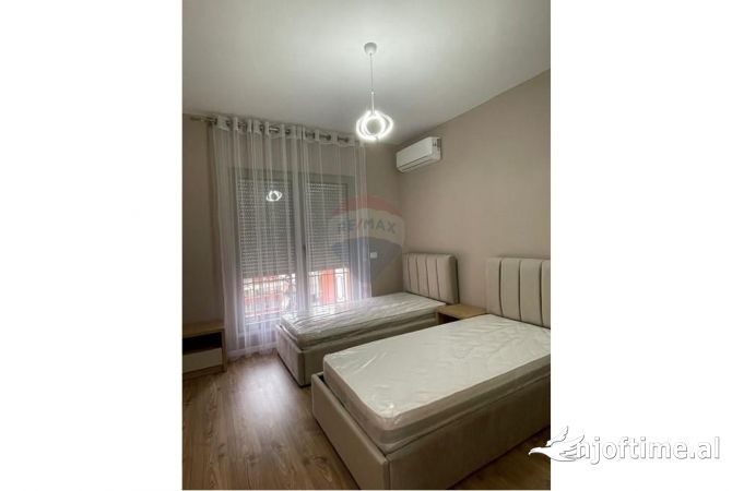Shtepi me qera Apartament ne Tirane, 2+1, Mobilimi E mobiluar, Pagesa 1,200  Euro.