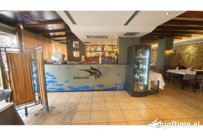 Ambient biznesi me qera 2+1 ne Tirane - 4,000 Euro