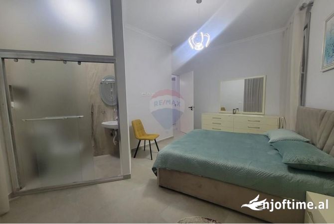 Shtepi me qera 2+1 ne Tirane - 1,500 Euro