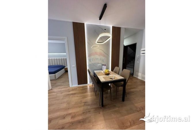 Shtepi ne shitje Apartament ne Tirane, 1+1, Mobilimi E mobiluar, Pagesa 177,500  Euro.