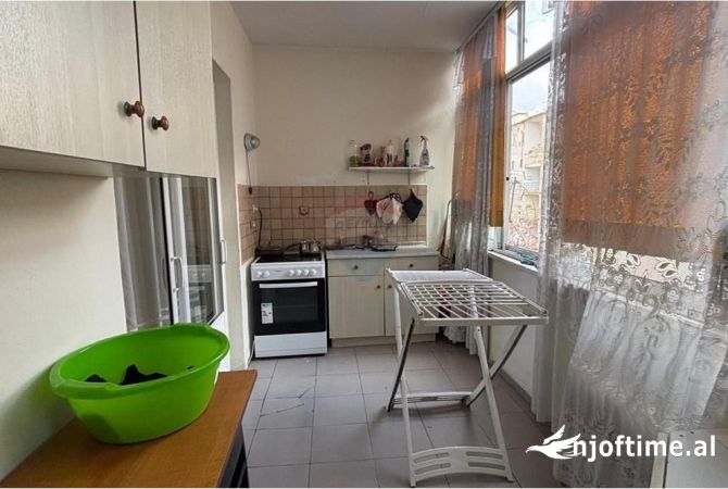 Shtepi ne shitje Apartament ne Tirane, 2+1, Mobilimi E mobiluar, Pagesa 187,000  Euro.