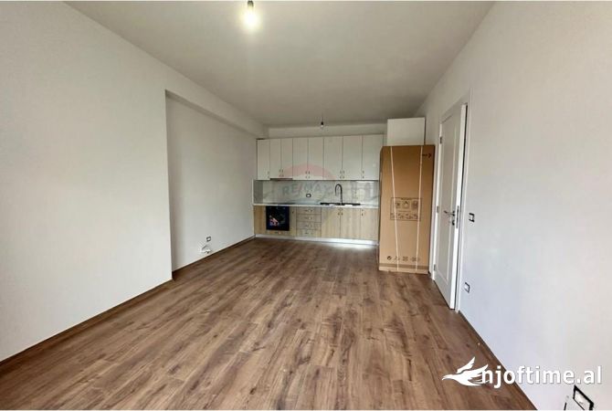 Shtepi ne shitje Apartament ne Tirane, 2+1, Mobilimi Pjeserisht e mobiluar, Pagesa 184,000  Euro.