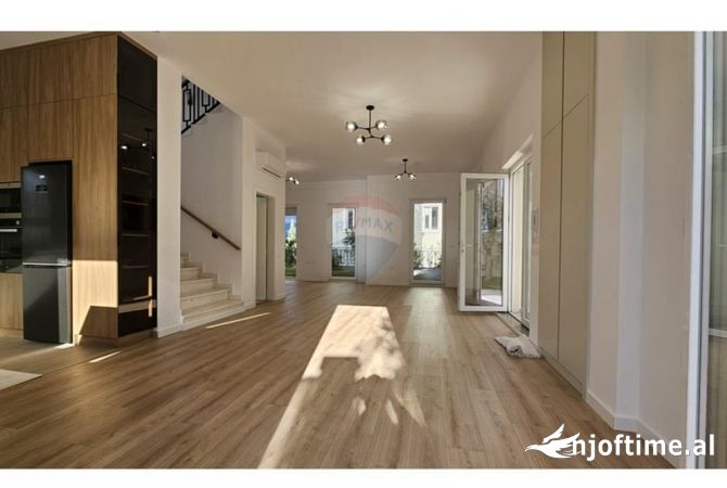 Shtepi me qera 4+1 ne Tirane - 2,500 Euro