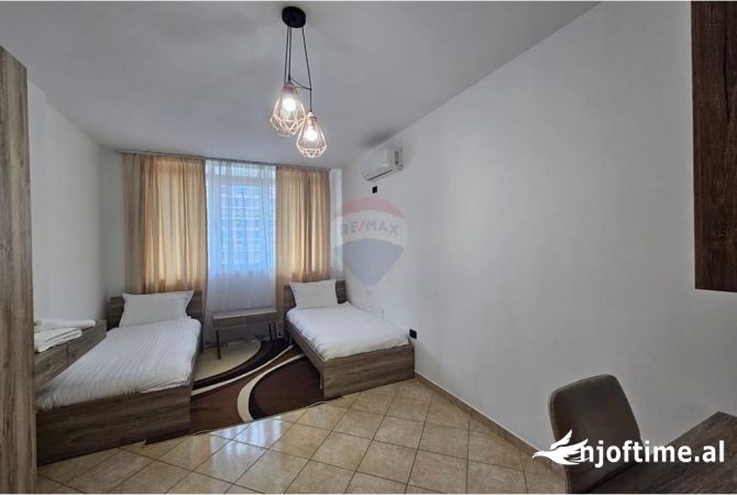 Shtepi me qera Apartament ne Tirane, 3+1, Mobilimi E mobiluar, Pagesa 1,600  Euro.