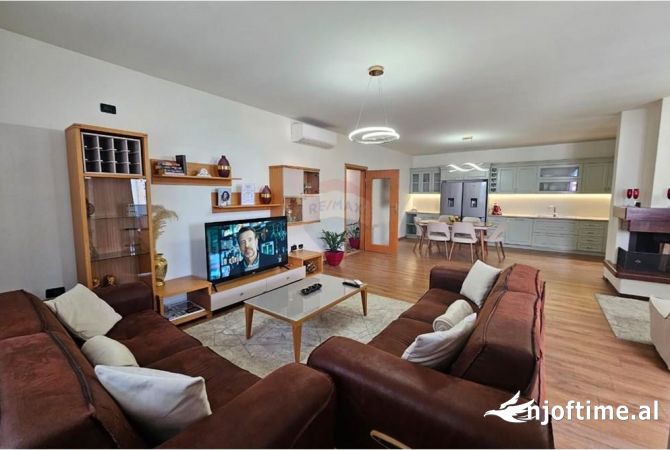 Shtepi me qera 3+1 ne Tirane - 1,600 Euro