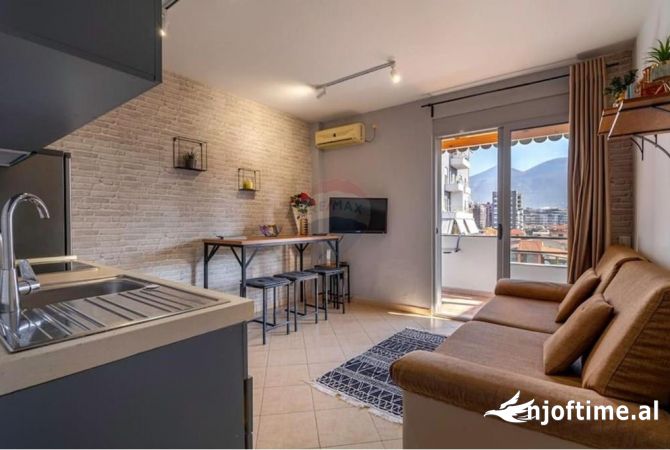 Jepet me qira apartament 2+1, prane zones se Qendres. 