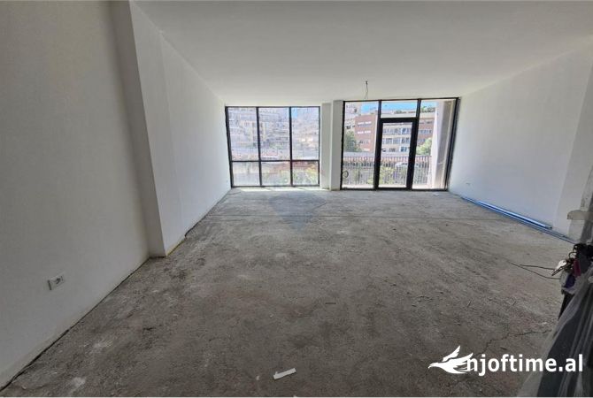 Ambient biznesi ne shitje 3+1 ne Tirane - 359,000 Euro