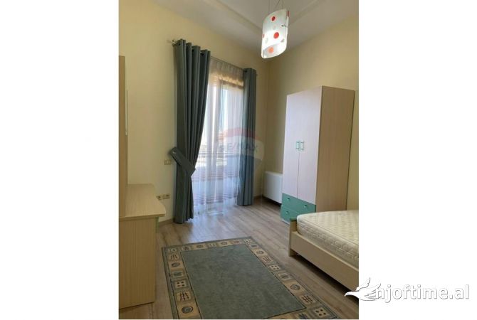 Shtepi me qera Apartament ne Tirane, 3+1, Mobilimi E mobiluar, Pagesa 1,200  Euro.