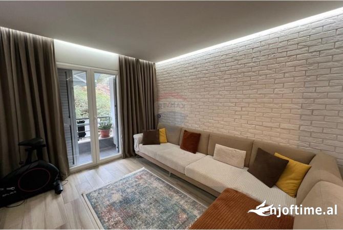 Shtepi me qera Apartament ne Tirane, 2+1, Mobilimi E mobiluar, Pagesa 750  Euro.
