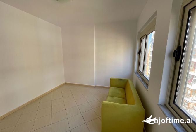 Ambient biznesi me qera 3+1 ne Tirane - 350 Euro