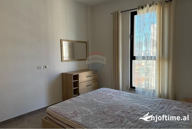 Shtepi ne shitje Apartament ne Tirane, 1+1, Mobilimi E mobiluar, Pagesa 89,000  Euro.