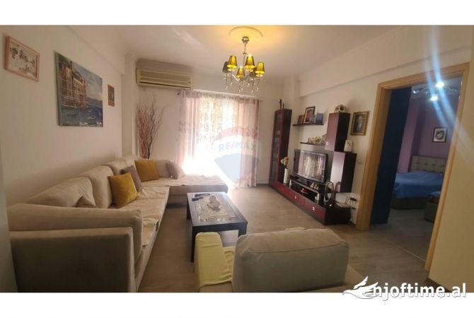 Shtepi me qera 2+1 ne Tirane - 60,000 Leke