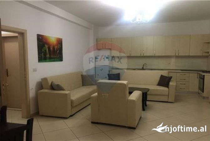 Shtepi me qera 1+1 ne Tirane - 35,000 Leke