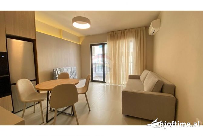 Shtepi me qera 2+1 ne Tirane - 950 Euro