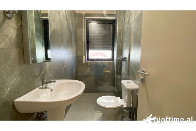 Shtepi me qera 2+1 ne Tirane - 950 Euro