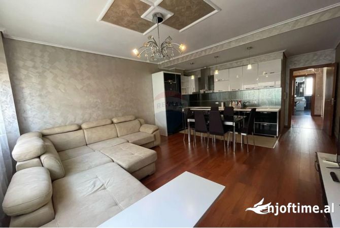 Shtepi me qera 2+1 ne Tirane - 550 Euro