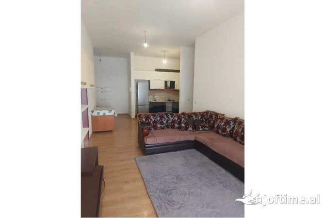 Shtepi me qera 2+1 ne Tirane - 450 Euro