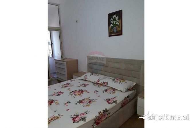 Shtepi me qera 2+1 ne Tirane - 450 Euro
