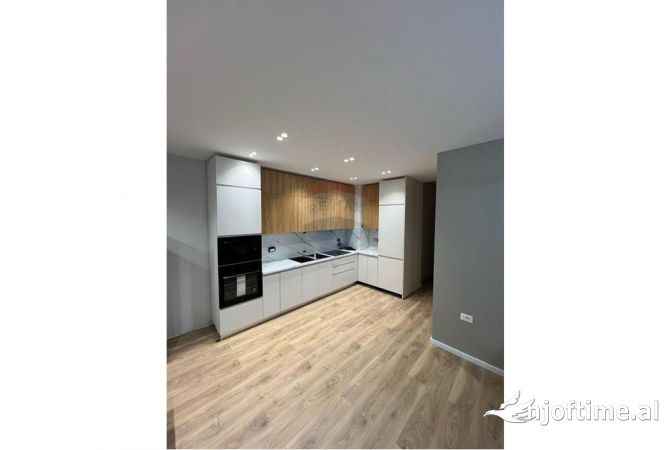 Shtepi ne shitje 2+1 ne Tirane - 200,000 Euro