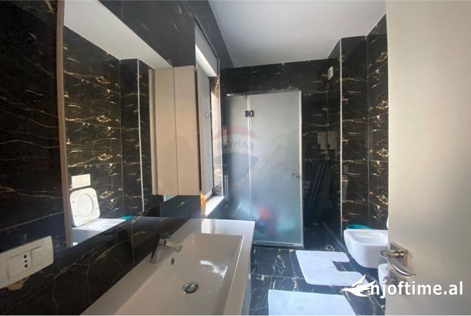 Shtepi ne shitje Apartament ne Tirane, 2+1, Mobilimi E mobiluar, Pagesa 207,000  Euro.