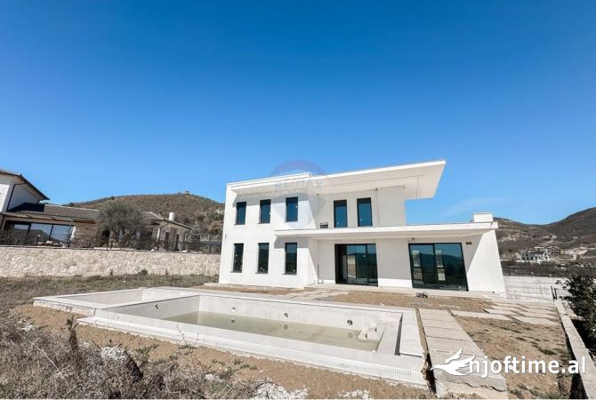 House for Sale 7+1 in Tirana - 850,000 Euro