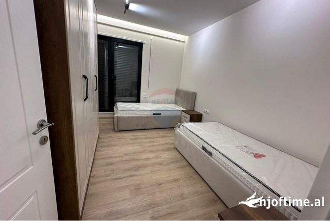 Shtepi ne shitje Apartament ne Tirane, 2+1, Mobilimi E mobiluar, Pagesa 230,000  Euro.