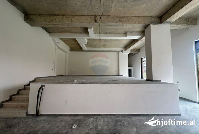 Ambient biznesi me qera 1+1 ne Tirane - 800 Euro
