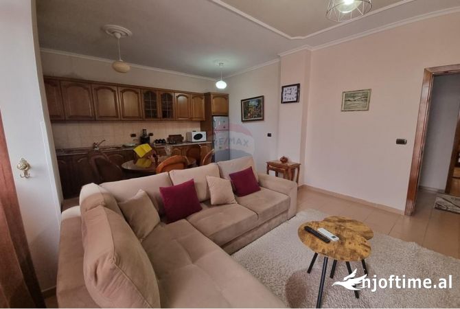 Shtepi me qera 2+1 ne Tirane - 700 Euro
